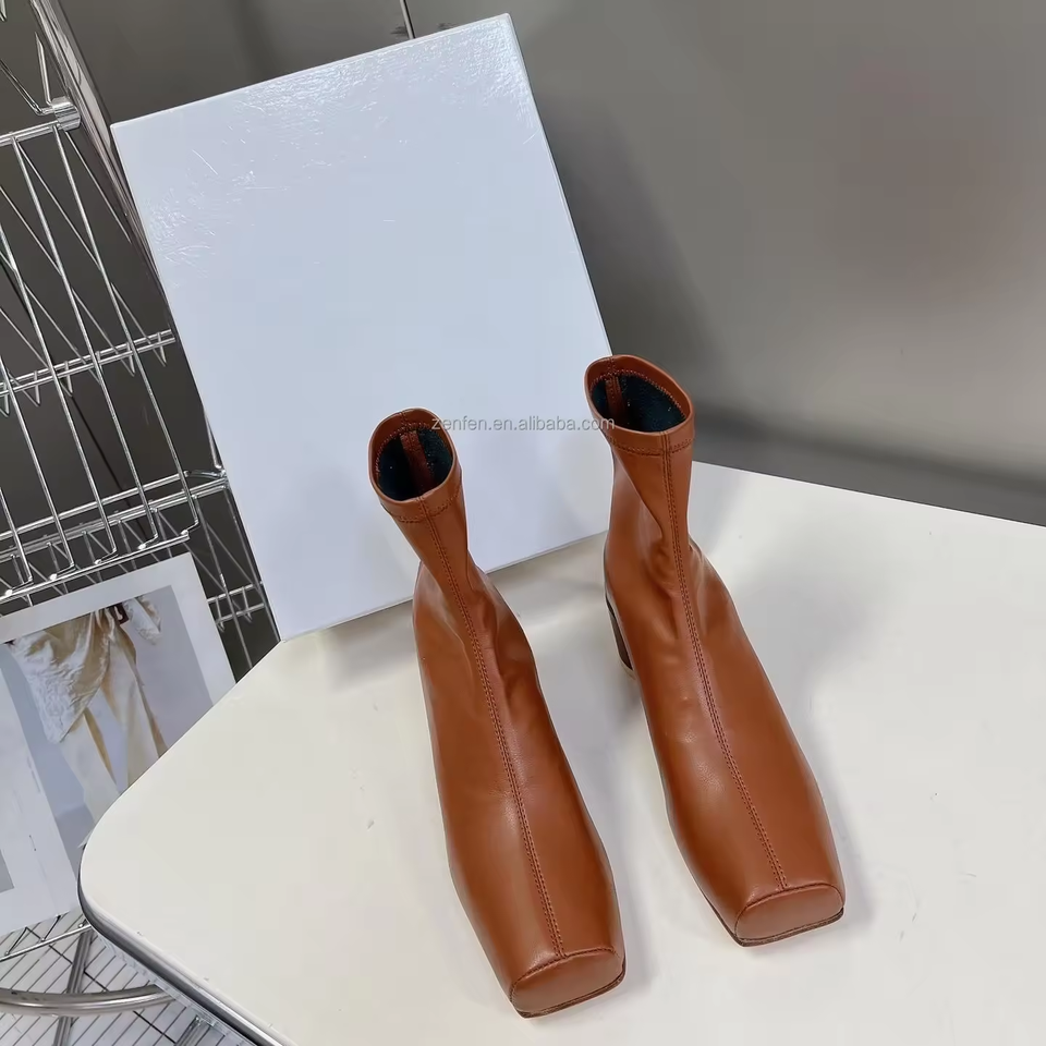 2024 New Arrival Stock Shoes Guangzhou Factory Wholesale Famous Brand Top Quality Women Flat Toed Boots