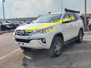 Toyota Fortuner 2019 Usada, Motor Diésel, Volante a la Derecha, Transmisión Automática, Tracción en las Cuatro Ruedas, SUV Ejecutivo, Todoterreno, Lujosa, Económica - Product Image 3