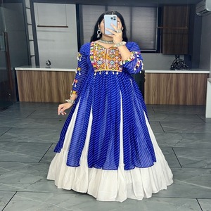 Neue <span class=keywords><strong>Designer</strong></span> Festival tragen stilvolle heiß verkaufte Rayon Baumwolle mit Kachchi Arbeit Kurti und Lehenga - Product Image 1