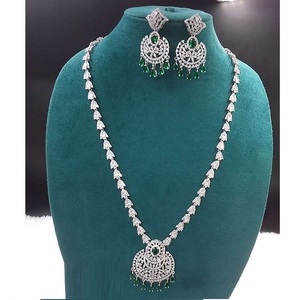 Conjunto de joyas de perfección de diamante americano de calidad superior que combina tradición con elegancia disponible al mejor precio - Product Image 1