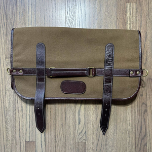 Sac de rangement pour couteau en cuir avec doublure intérieure protectrice, design durable personnalisable pour le rangement en voyage - Haute qualité - Product Image 1