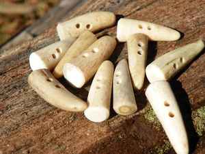 Pinlong Sofa Decorative Wooden Horn Toggle <b>Buttons</b> 2 Holes Coat Duffle Toggle <b>Button</b> Oval Horn <b>Buttons</b> - Product Image 2