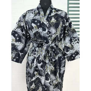 เสื้อคลุมกันตะผ้าฝ้ายสำหรับผู้หญิงแบบกลับด้านได้ สีพาสเทลเขียวลายลิง  คิโมโนยาวแบบผ้าทอ - Product Image 2