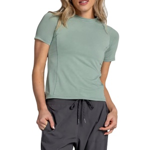 Nouveau T-shirt pull-over pour femme avec logo personnalisé, effet délavé, coupe ajustée, fabriqué par des professionnels - Product Image 3