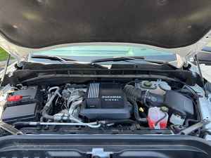 CLEAN 2023 G M C Sie RRA 1500 AT4 Duramax Turbodiesel 6 cilindros, 4WD, todoterreno - Product Image 6