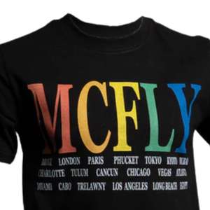 T-shirt graphique Rainbow Tour pour hommes et femmes, imprimé texte en couleur vive, coton noir, streetwear décontracté - Product Image 4