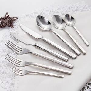 Juego de Cubiertos de Acero Inoxidable Plateado Vintage, Libre de BPA, Diseño Real Moderno para Fiestas y Bodas, Venta al por Mayor desde India - Product Image 3