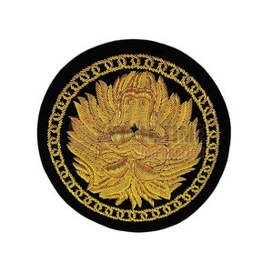 Insignias Bordadas de Alta Calidad con Detalle en la Confección y Fuerte Adhesión para Decoración de Ropa - Product Image 4