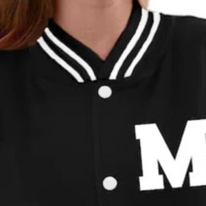 Chaquetas universitarias de diseño negro informal con logotipo M con color personalizado y mangas de cuero con logotipo Letterman Warm Varsity Jacket para unisex - Product Image 2