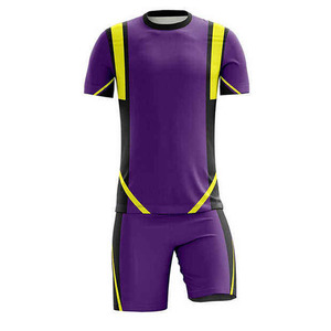 Uniforme de fútbol morado y amarillo personalizado, kit de equipo transpirable de alto rendimiento, Jersey y pantalones cortos de fútbol sublimados al por mayor - Product Image 5