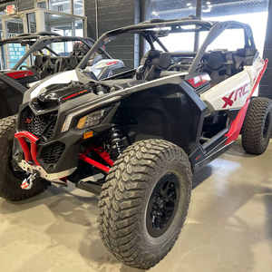 Can-Am Maverick X3 X RC Turbo RR 64 Automático 4x4 con Bloqueo de Diferencial y Transmisión por Eje de 60V, Modelo 2025 - Product Image 1