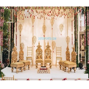 Chaises Mandap de mariage Maharani merveilleuses Chaises Mandap de mariage indiennes élégantes en or Ensemble mariage élégant Vidhi Designer Malaysia - Product Image 1