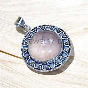 จี้เงินแท้ 925 ประดับโรสควอตซ์ ขายส่งเครื่องประดับจำนวนมาก ของขวัญที่สมบูรณ์แบบสำหรับเธอ - Product Image 1