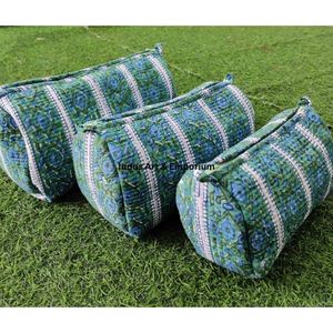 Bolsa de gasa de viaje cosmética acolchada reutilizable de algodón con estampado Floral indio hecho a mano de la mejor calidad, neceser al por mayor - Product Image 3