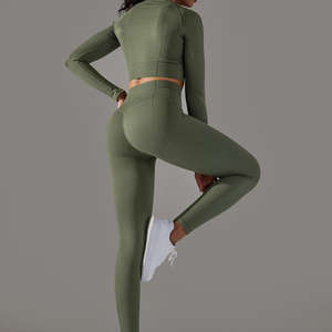 Ensemble de leggings de sport pour femmes de haute qualité personnalisé avec un matériau respirant en élasthanne/coton, tenue de mode complète - Product Image 2