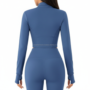 ชุดโยคะผู้หญิงแบบ 3 ชิ้นสั่งทำ OEM เสื้อแจ็คเก็ตซิปเต็มตัวพร้อมช่องสอดนิ้วโป้ง เสื้อครอปคอวี และเลกกิ้งเอวสูง ชุดออกกำลังกายสำหรับฟิตเนสและยิม - Product Image 3