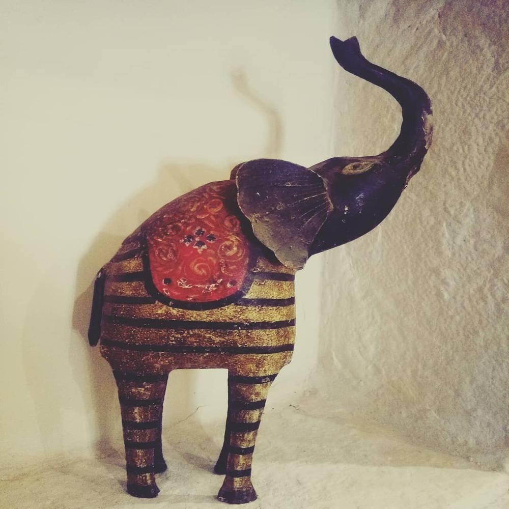 สีดำสีกากี