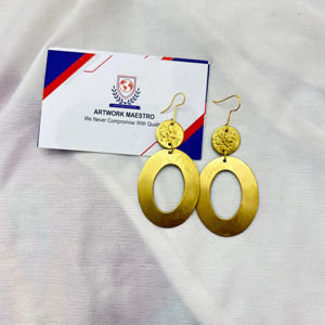 Pendientes ligeros de latón con diseños modernos - artículo de moda elaborado en India - Product Image 1