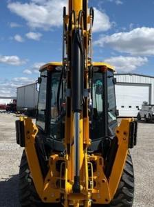 Mini tracteur chargeur JCB durable et efficace Explorez notre gamme de chargeuses-pelleteuses de 5 tonnes à vendre - Product Image 2