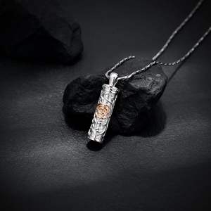 Collar de urna de flor de oro rosa, collar de urna de barra cilíndrica para colgante de cenizas, urna de cremación de memoria de recuerdo para mujer, tamaño personalizado - Product Image 6