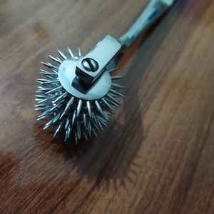 Multi Rainbow Color <b>Pinwheel</b> <b>WARTENBERG</b> Neurological Sensory Diagnostic, 1,3,5,7 Set with Case Nerve Wheel <b>Pinwheel</b> <b>Wartenberg</b> - Product Image 4