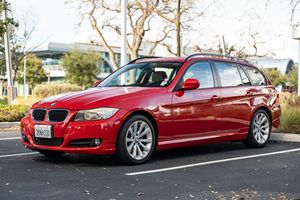 BMW 328i Sports Wagon 2009 d'occasion en bon état, sans réserve, 71 200 miles, 2 propriétaires, moteur 6 cylindres, provenance occidentale, non modifiée - Product Image 3