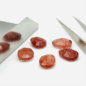 Piedra preciosa facetada con reverso plano de corte rosa de forma libre de cuarzo fresa Natural para fabricación de joyas rebanadas de cuarzo sueltas de 10x14mm al por mayor - Product Image 4