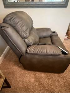 Fauteuil inclinable électrique abordable avec fonction de massage chauffant pour personnes âgées, port USB et fonctions électriques, position réglable et télécommande - Product Image 4