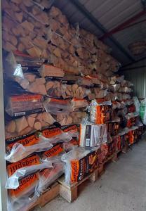 Dry Oak Ash Beech Hardwood Firewood Logs Kiln Dried Solid <b>Wood</b> <b>Slab</b> Square 15-35cm Eco-friendly Top-quality France Origin - Product Image 4