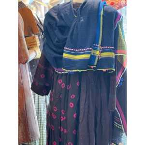 FOLKLORE 107 Elegante Chal de Lana Azul Medianoche Transpirable de Cachemira Pashmina para Otoño, Accesorio de Moda Perfecto para Fiestas - Product Image 4