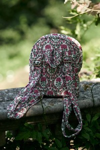 Mini sac à dos imprimé à la main, matelassé, floral, pur coton, bohème, blanc, pour fermeture éclair artisanale, mode éthique, édition limitée - Product Image 3