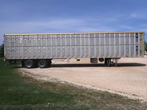 Remolque para Ganado con Componentes de Engranajes y Motor para Tractor en Venta - Product Image 4