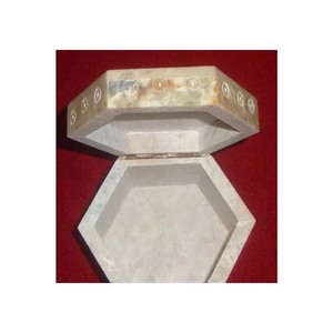 Boîte à bijoux en stéatite indienne de qualité d'exportation attrayante rectangulaire de luxe sculpté à la main avec des nuances naturelles pour les acheteurs - Product Image 1