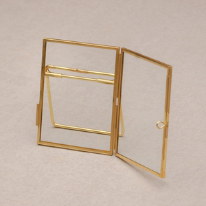 Qualité supérieure Nouvelle conception Cadre en laiton Verre transparent Porte-photo décoratif de table Taille personnalisée Cadre photo décoratif Maison - Product Image 4