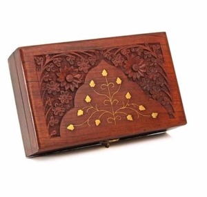 กล่องเก็บของไม้สไตล์วินเทจสมัยใหม่ ทนทาน ดีไซน์แกะสลักคุณภาพสูง บุผ้ากำมะหยี่ ปิดด้วยตัวล็อค ตกแต่งบ้าน รูปทรงสี่เหลี่ยมผืนผ้า - Product Image 2