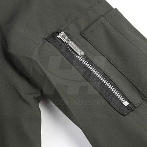 Blouson bomber de haute qualité, vêtement d'extérieur, coupe-vent, robuste, en vente - Product Image 4