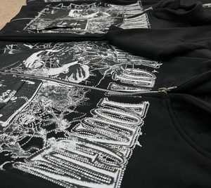 เสื้อฮู้ดดี้สตรีทแวร์ผ้าฝ้ายฟลีซแบบยูนิเซ็กซ์สำหรับฤดูใบไม้ร่วง ผลิตจากวัสดุเป็นมิตรกับสิ่งแวดล้อม พร้อมลายปักคริสตัล พิมพ์ซิลค์สกรีนทั้งด้านหน้า ซิปด้านหน้าทั้งตัว ป้ายกำกับแบบกำหนดเอง - Product Image 6