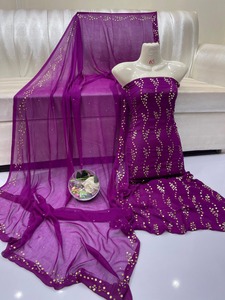 Traje Tradicional Pakistaní Mukesh Work, Diseño Elegante, Traje de Dos Piezas de Chifón sin Costuras con Dupatta para Bodas - Product Image 5