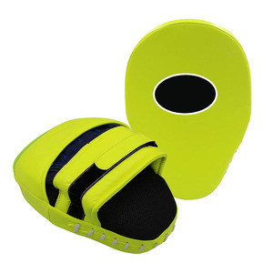 แผ่นซ้อมมวยหนังแท้คุณภาพสูง 100% พร้อมสายรัดข้อมือ ระบายอากาศได้ดีที่สุด แผ่นซ้อมเตะคิกบ็อกซิ่งขายดีอันดับต้นๆ - Product Image 3