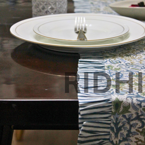 ผ้าปูโต๊ะลายดอกไม้สีครามพิมพ์ลายด้วยมือคุณภาพสูง ตกแต่งได้ตามต้องการ เหมาะสำหรับโต๊ะอาหาร งานแต่งงาน - Product Image 4