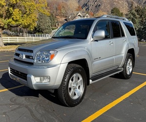 Gran Oferta: Toyota 4Runner Limited 4x4 Usada del 2003, Lista para Enviar - Product Image 1