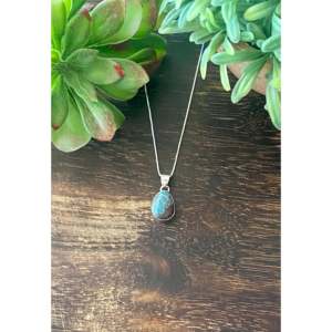 Collier artisanal en turquoise égyptienne et argent sterling par des artisans navajo, avec technologie de sertissage en clos - Product Image 1