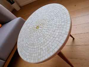 Table d'appoint en mosaïque éblouissante: Art irisé-Table basse bleue-Table d'appoint-Décor de salon-Cadeau - Product Image 5