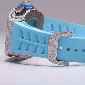 Montre homme de luxe en diamant moissanite de qualité entièrement glacée en or 14ct et 12kt ou en argent - Product Image 5