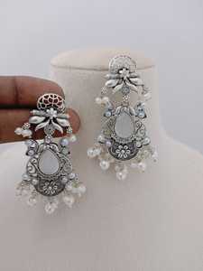 Conjunto de pendientes de gota Chandbali de plata oxidada antigua, diseño personalizable de patrón único lujoso para accesorios de moda - Product Image 4