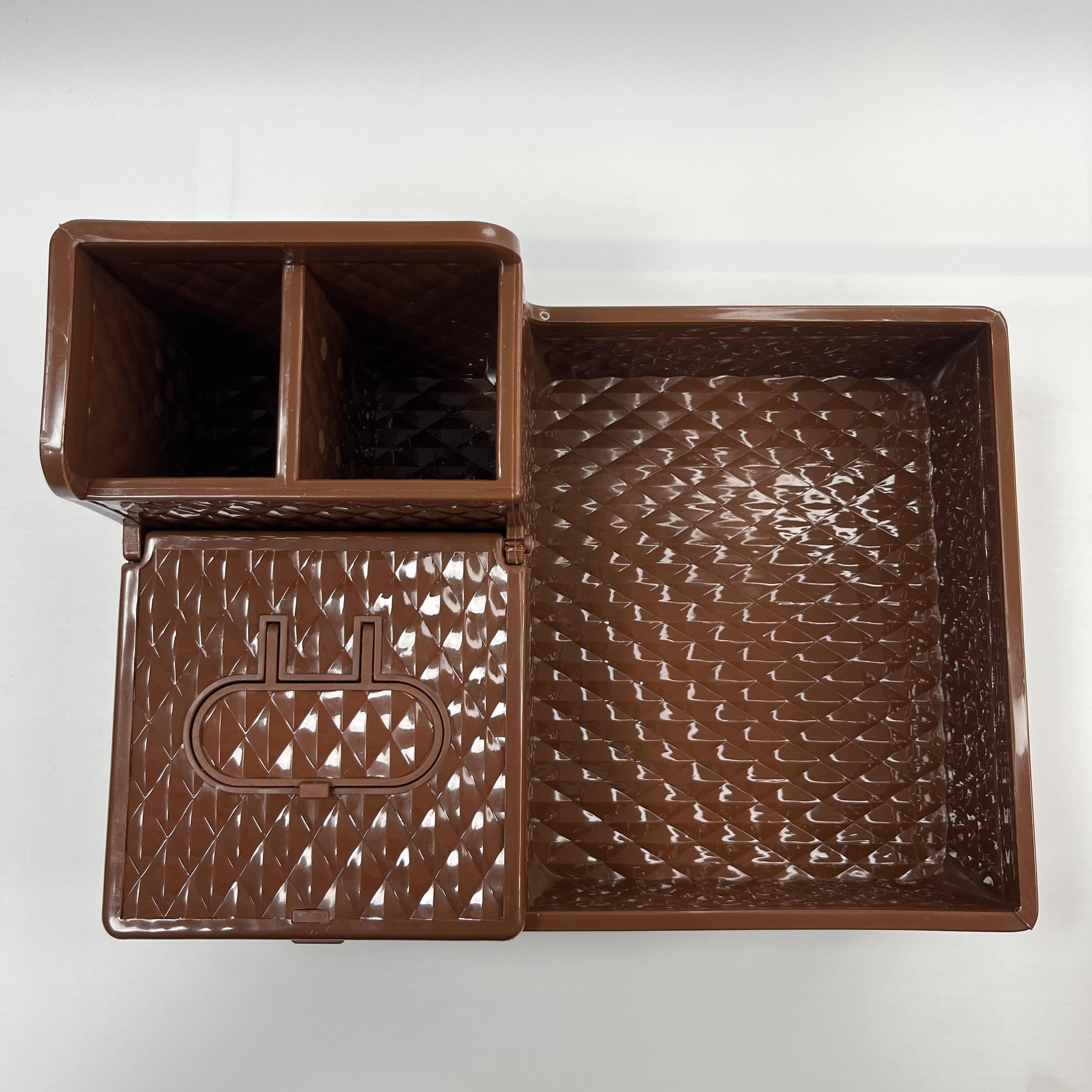 ไม้สีน้ำตาล