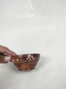 Tazón para Ensalada Artesanal de Madera de Acacia con Borde Crudo - Tazón Ecológico Desechable con Tonos Claros/Oscuros, Apto para Lavavajillas - Product Image 5