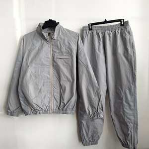 เสื้อแจ็กเก็ตกันลมไนลอนแบบมีซิปของผู้ชายชุดวอร์มระบายอากาศได้ดีดีไซน์แบบกำหนดเองคุณภาพระดับพรีเมียม - Product Image 4