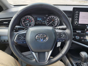 Sedán Premium Usado 2023, Transmisión Automática, Interior de Cuero, Rines R18, Tracción Delantera, Buen Estado - Product Image 5