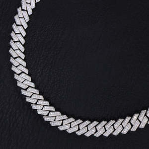 Pieza de joyería para hombre con cadena cubana de moissanita VVS1 - Product Image 2
